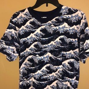 “The Great Wave off Kanagawa” Uniqlo Tee